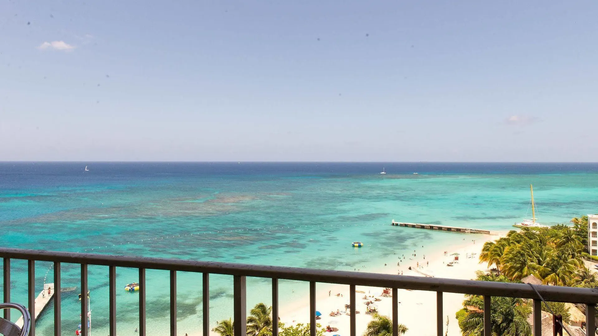Coral Reef Beach Suite At Montego Bay Club Resort