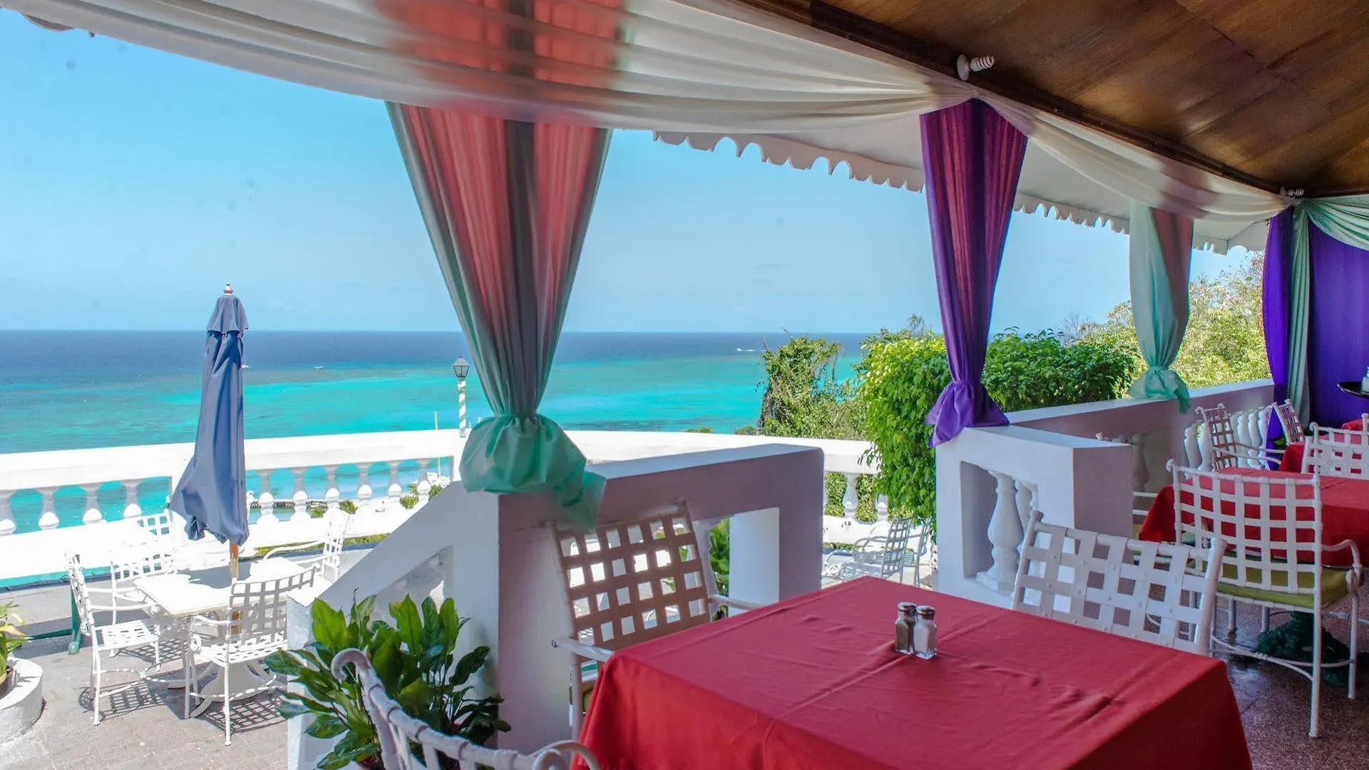 Otel Coral Reef Beach Suite At Montego Bay Club Resort
