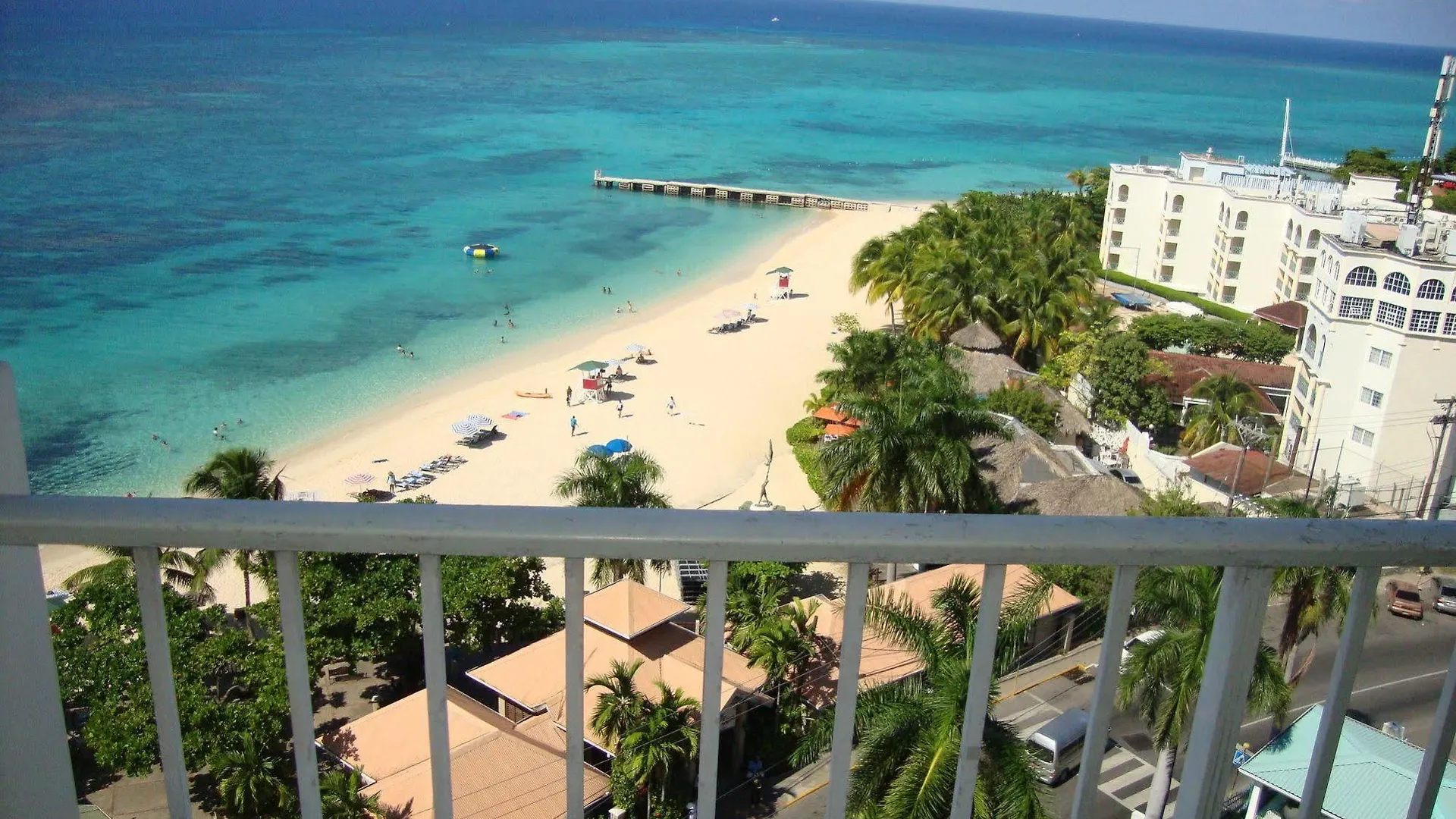 Coral Reef Beach Suite At Montego Bay Club Resort